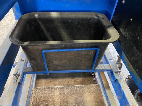 <p>Re-install lick tub</p>