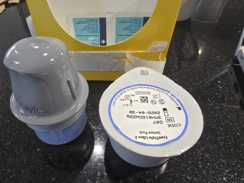 <p>You only need these two parts from the sensor kit</p>
