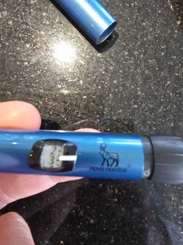<p>Determine the amount/units to give her. </p><p><br></p><p>Red - Will be same every morning</p><p><br></p><p>Blue - Dependent on the meal /food she will be eating.</p><p><br></p><p>Simply Dial up the pen to the units you want to give her. </p>