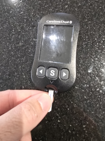 <p>Next - Get the monitor ready</p><p><br></p><ul><li> Insert the reader strip to the monitor. This will automatically start the machine</li></ul><p><br></p><p>ps - You need to make sure you keep it moving from here as you will not have along time with the machine resetting. </p>