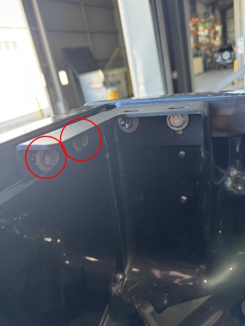<p>Fit the front brackets in place using M10x25mm Heax head Bolts with a M10 Spring washer and flat washer.</p><p>The two circled bolts at the front will need a M10 Flange nut fitted too - The two on the side retain using the OEM weld nuts.</p><p>Keep all bolts finger tight to allow for later adjustment.</p>