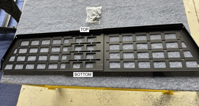 <p>Place the two panels onto each other so the LH Panel is sitting inside the RH panel as pictured.</p>