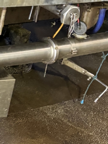 <p>Check the switch under the platform near the milk pump </p>