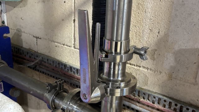 <p>Turn the top tap so it is pointing towards the roof. This Will let milk go into the calf vat.</p>