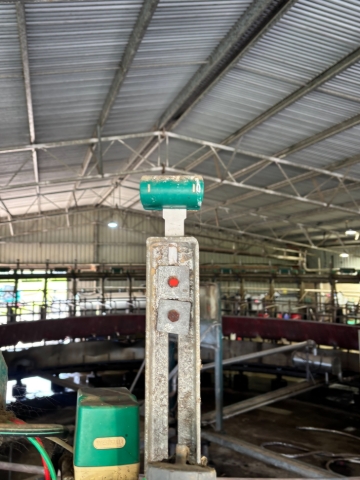 <p>If the sensor cannot see this then it wont spray. it has a red laser that points at the bail tag. If you cant see the tag then the sensor might be out of alignment. </p>