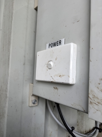 <p>if nothing is working turn it on and off again.</p>