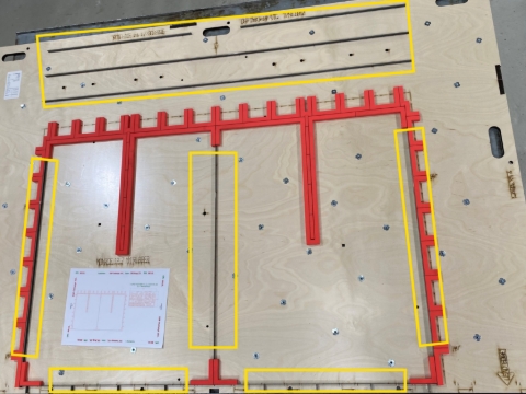 <p>Once all water jet rubber is glued, there will be uncovered knife on the balancing rule and the job.</p>