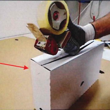 <p><strong>Start Taping:</strong></p><ul><li><p>Position the black press roller at the beggining of the carton join.</p></li><li><p>The gun should be positioned so the tape is centered on the carton join.</p></li></ul><p></p>