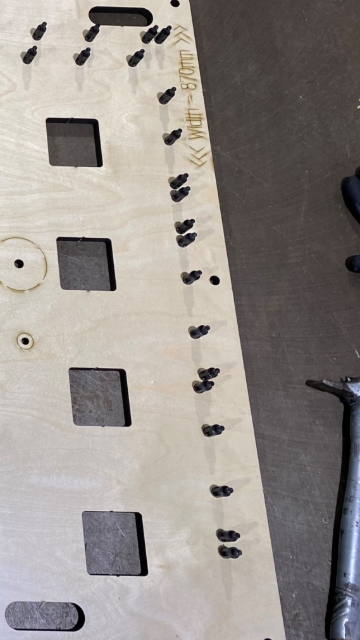 <p>Continue until black spacers are complete.</p>