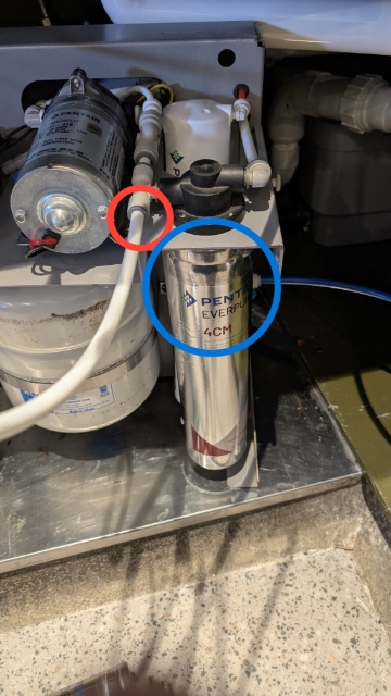 <ol><li><p>Attach a 3/8" John Guest to the flush outlet. (RED) Make sure this line is directed to a suitable location. E.G. Sink, drain, large bucket.</p></li><li><p>Place the first filter in the flush location. (BLUE)</p></li></ol><p>The best order is 4CC Cartridge, followed by the 4BC then 4FC-S</p><p></p>