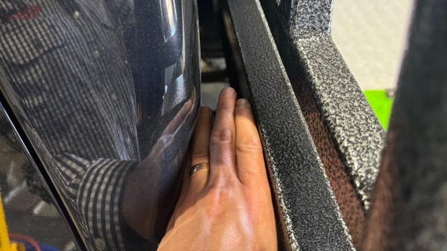 <p>The gap between the (tray) and the vehicle should be similar to this</p>
