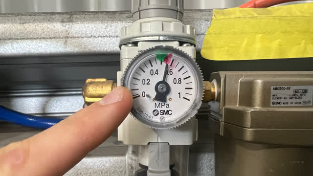 <p>Air Gauge should show like this. If not, go and turn on the air compressor</p>