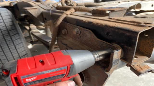 <p>17mm tighten Towbar</p>
