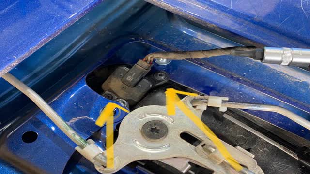 <p>T20 to remove camera for latch assembly</p>
