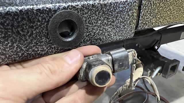 <p>The plug on the sensor should say Steve towbar. It will look like this.</p>
