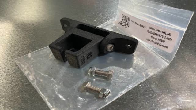 <p>It should have the M6 Fasteners inside the bag (leave them in there)</p>
