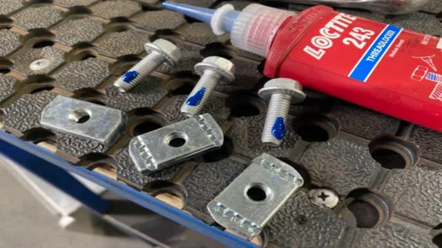 <p>Loctite on Fasteners</p>
