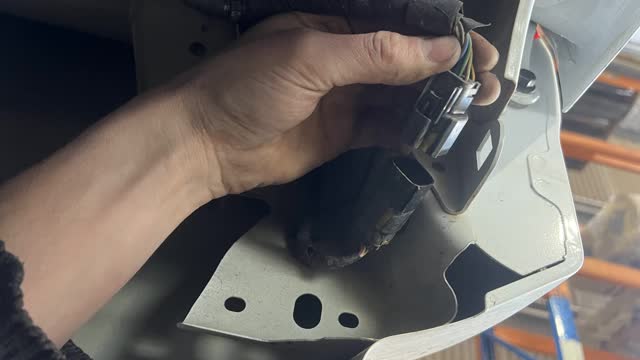 <p>Drivers side tail light</p>
