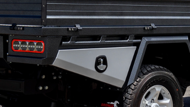 <p><strong>Toolboxes</strong></p>
<ul>
<li><a href="https://knowby.show/3628d3cd-1e21-4279-828c-56680aded3ff">How to fit Rear Toolboxes</a></li>
</ul>