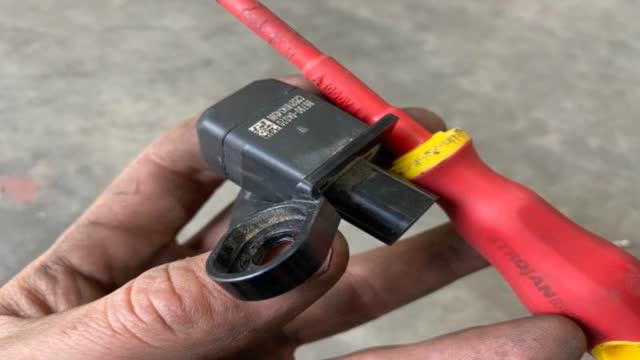 <p>Use Fine phillips head screwdriver to remove from factory bracket</p>