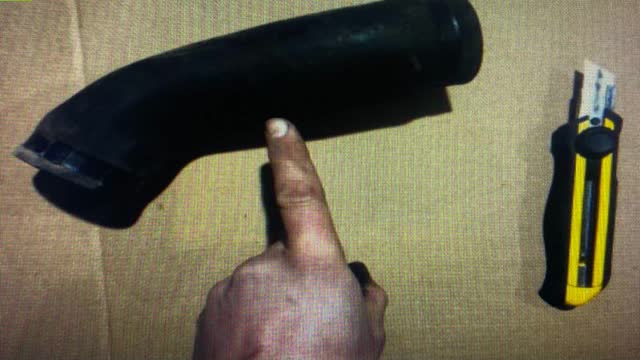 <p>Original delivery hose will be used.
Cut original hose in half</p>