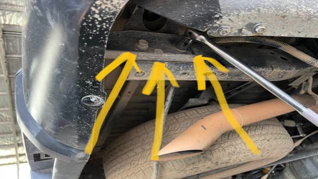 <p>TIGHT!
Use 17mm breaker</p>