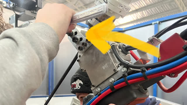 <p>Tighten up. M6 hex head tool required.</p>

