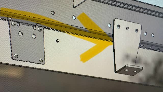<p><strong>Middle Mount - Both Sides</strong>
"R3"
812mm from front of front mount to Front of this mount.</p>