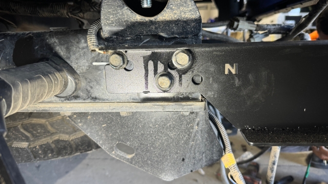 <p>Fit the steel Radar brackets to the vehicle reuse original bolts</p>