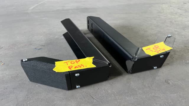 <p>We will supply as a pair/set</p>