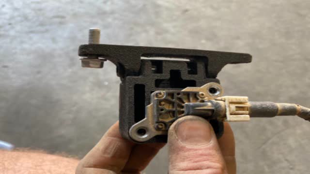 <p>Fit camera to bracket</p>
