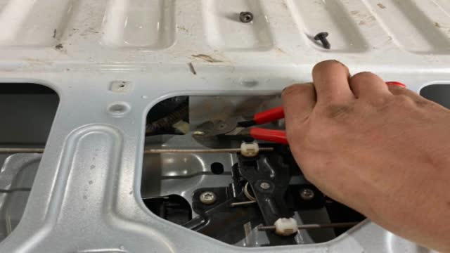 <p>Trim the harness clip</p>