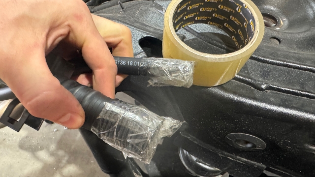 <p><strong>TIP:</strong></p>
<p>If Leaving for more than 15 minutes, tape the end of the hoses up so they are sealed. <em>There can be issues if the AdBlue crystallises -</em> we want to prevent this by keeping the pipes sealed as much as possible.</p>