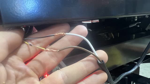 <p>Connect this directly to the Trays licence plate wiring. *****
Yellow to Brown.*****
Black to White.</p>