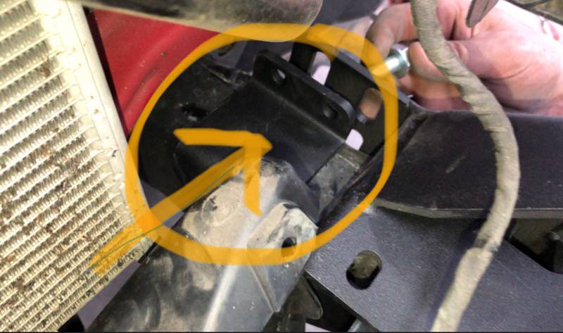 <p>Fit saddle bracket, pass side.</p>
