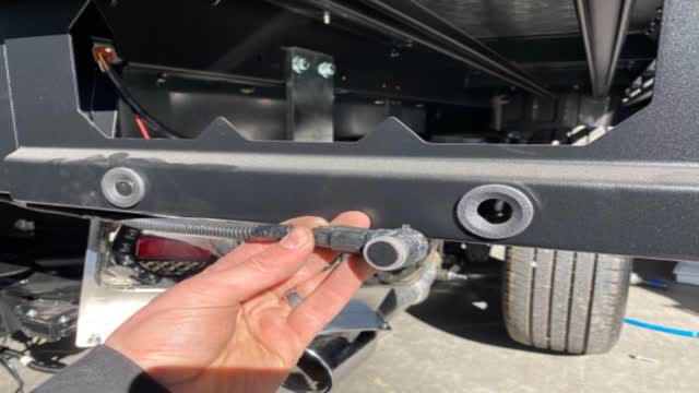 <p>You will notice the harness won’t reach the last sensor hole...... it is necessary to extend the harness.</p>
