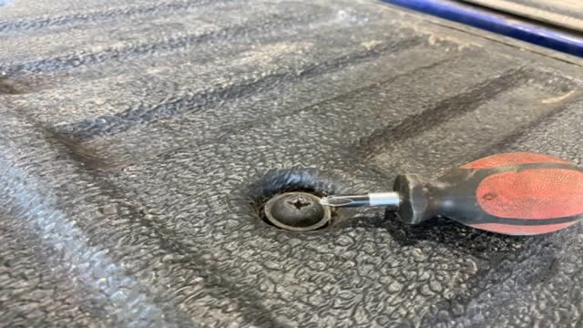 <p>Phillips head to remove tailgate skin</p>