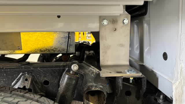 <p><strong>Front Mount, Driver side</strong></p>
<ul>
<li>Laser Etched "B9"</li>
</ul>
