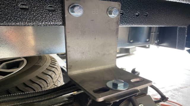 <p><strong>Back Mounts</strong></p>
<ul>
<li>Laser etched with “B3”.</li>
</ul>
