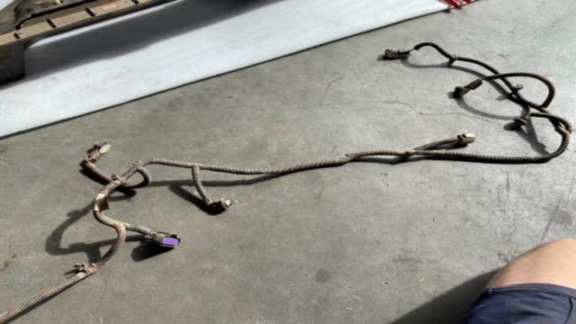 <p>Remove harness</p>
