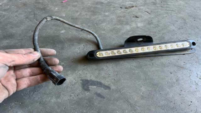 <p>Identify the revere LED lights</p>