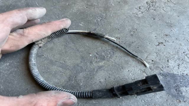 <p>Cut harness from the light</p>