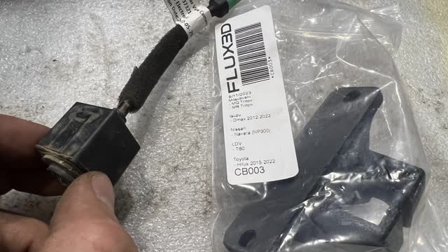 <p>CB003 is the correct camera bracket</p>
