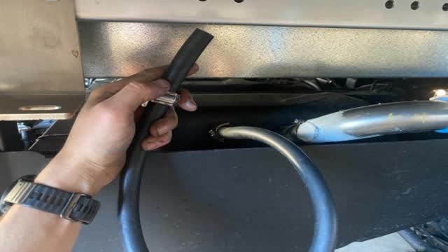 <p>Identify rear tank breather on vehicle</p>
