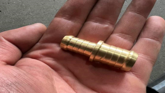 <p><strong>Supplied with Fuel Fittings</strong></p>
<ul>
<li>50mm Blue Hose @ 800mm</li>
<li>12.7mm Breather hose @ 1100mm</li>
<li>Brass Breather Reducer</li>
<li>Stainless Reducer (50mm to 35mm)</li>
<li>Hose Clamps</li>
</ul>
