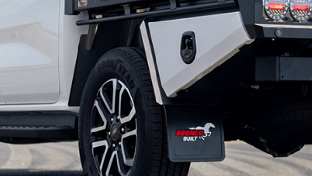 <p><strong>Mud Flaps</strong></p>
<ul>
<li><a href="https://knowby.show/dfabb4bd-f011-4542-a6d7-4cc21ddb1f16">How to fit Mud Flaps</a></li>
</ul>
