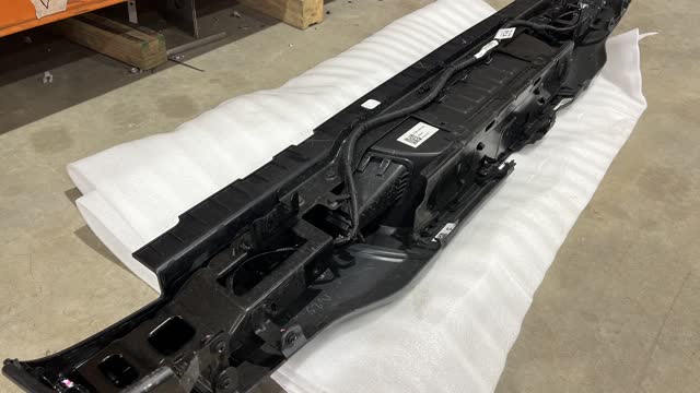 <p>Lay bumper Face down on foam so it does not get scratched</p>