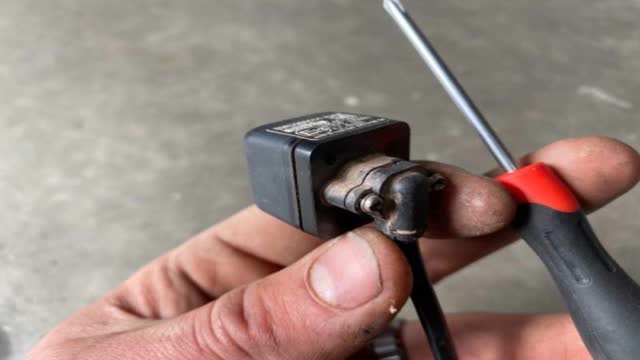 <p>Plug in and re-tighten with original screws</p>