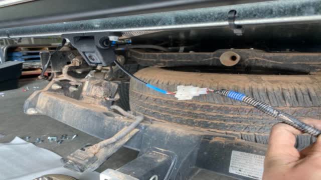 <p>Connect camera harness. (This would have been removed from tailgate when removed from Tub)</p>