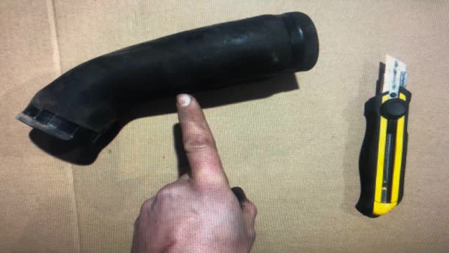 <p>Original delivery hose will be used.
Cut original hose in half</p>